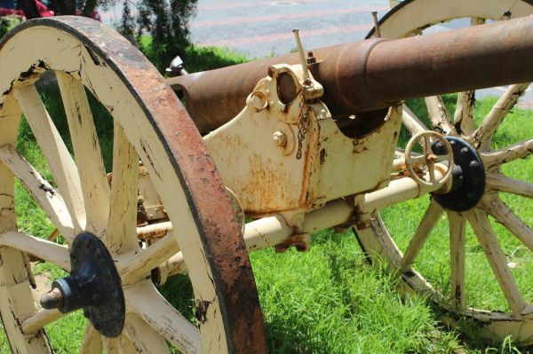 cannons_in_windhoek_namibia_1.jpg