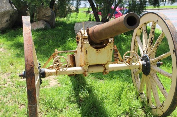 cannons_in_windhoek_namibia_10.jpg