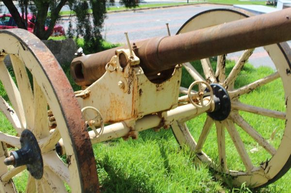 cannons_in_windhoek_namibia_12.jpg