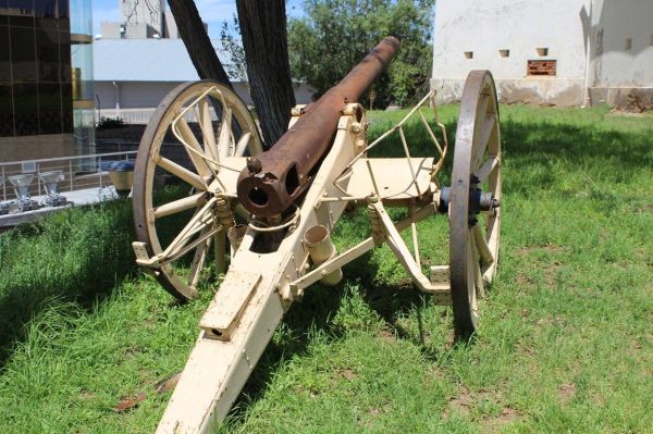 cannons_in_windhoek_namibia_5.jpg
