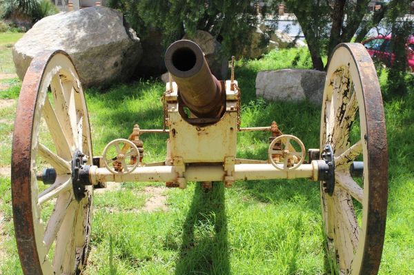 cannons_in_windhoek_namibia_9.jpg